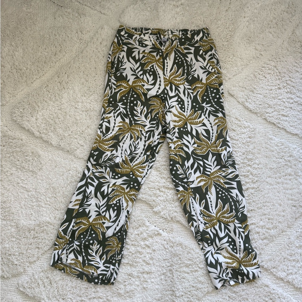 Old Navy Olive and White Leaf Print Pants